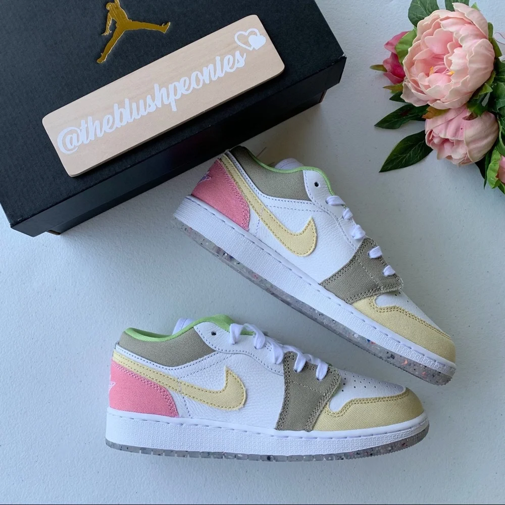 Air Jordan 1 Low NWT - Picture 5 of 11
